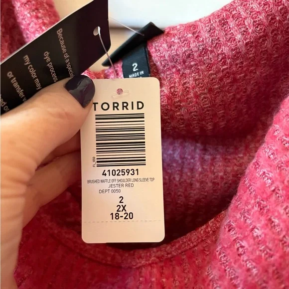 NWT Torrid Brushed Waffle Off Shoulder Long Sleeve Top Jester Red size 2X 18/20 - Picture 3 of 4